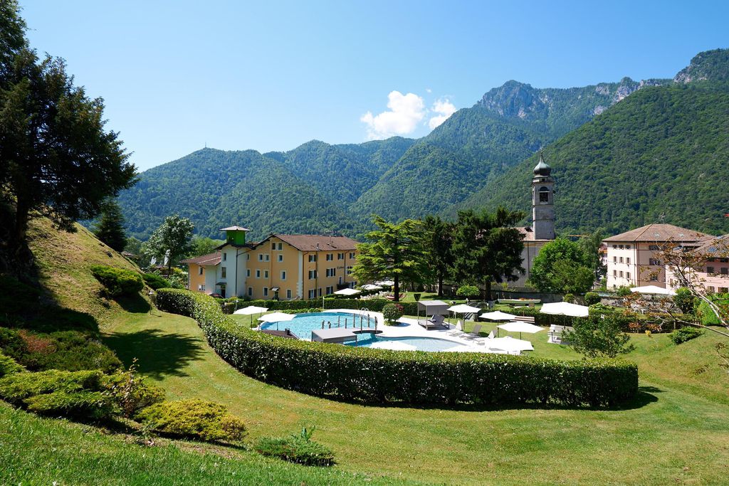 Good Life Hotel Garden 1 - Gallery