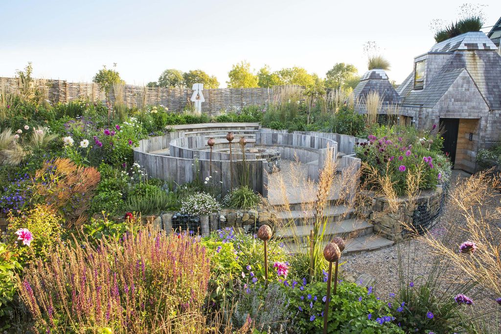 The Bell 5 - Gallery