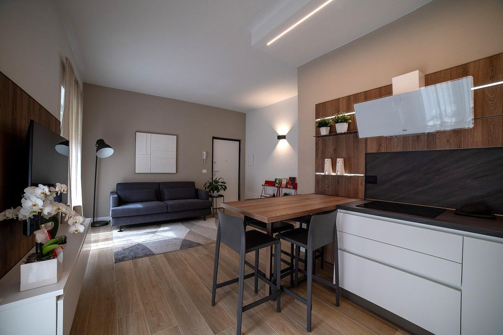 Gavi Suites 8 - Gallery