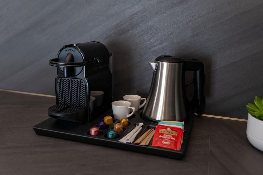 Gavi Suites 18 - Gallery