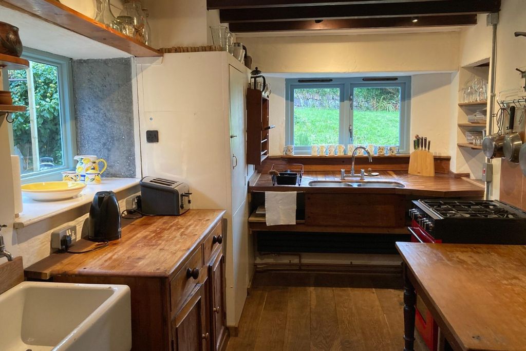 Porth Farmhouse 4 - Gallery