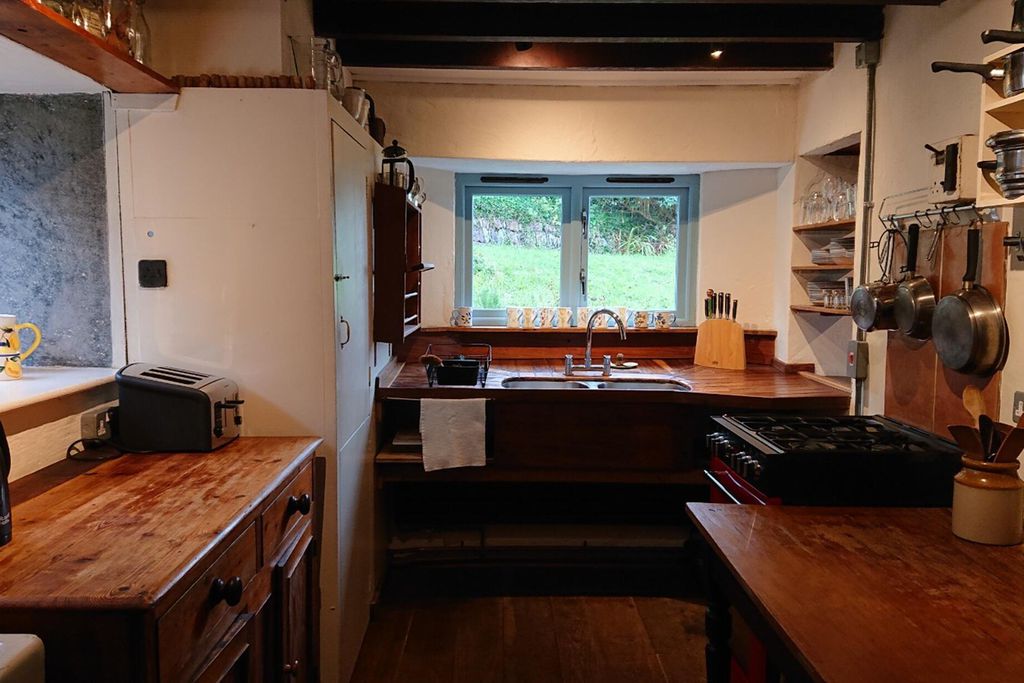 Porth Farmhouse 5 - Gallery