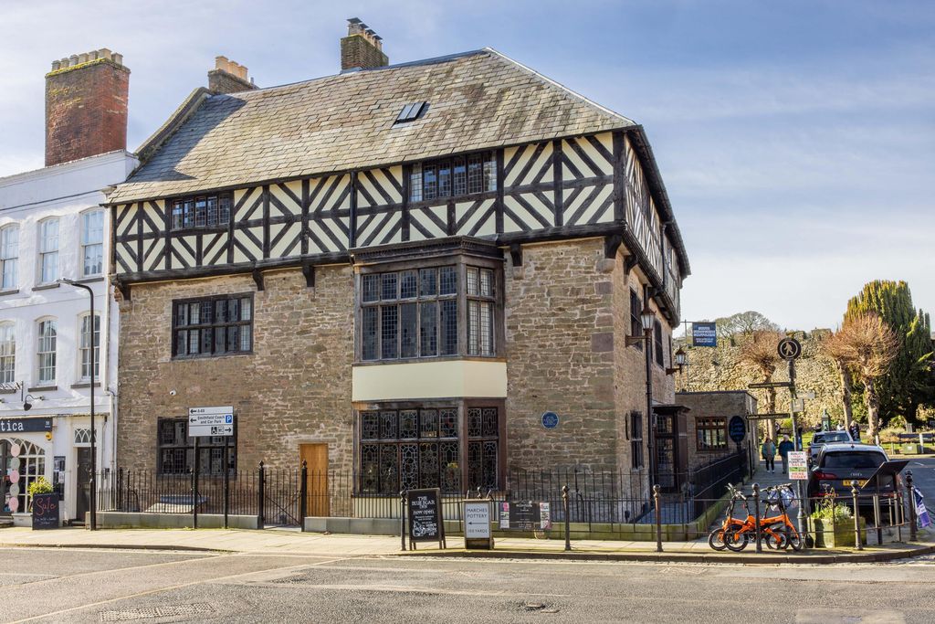 Castle Lodge 1 - Gallery