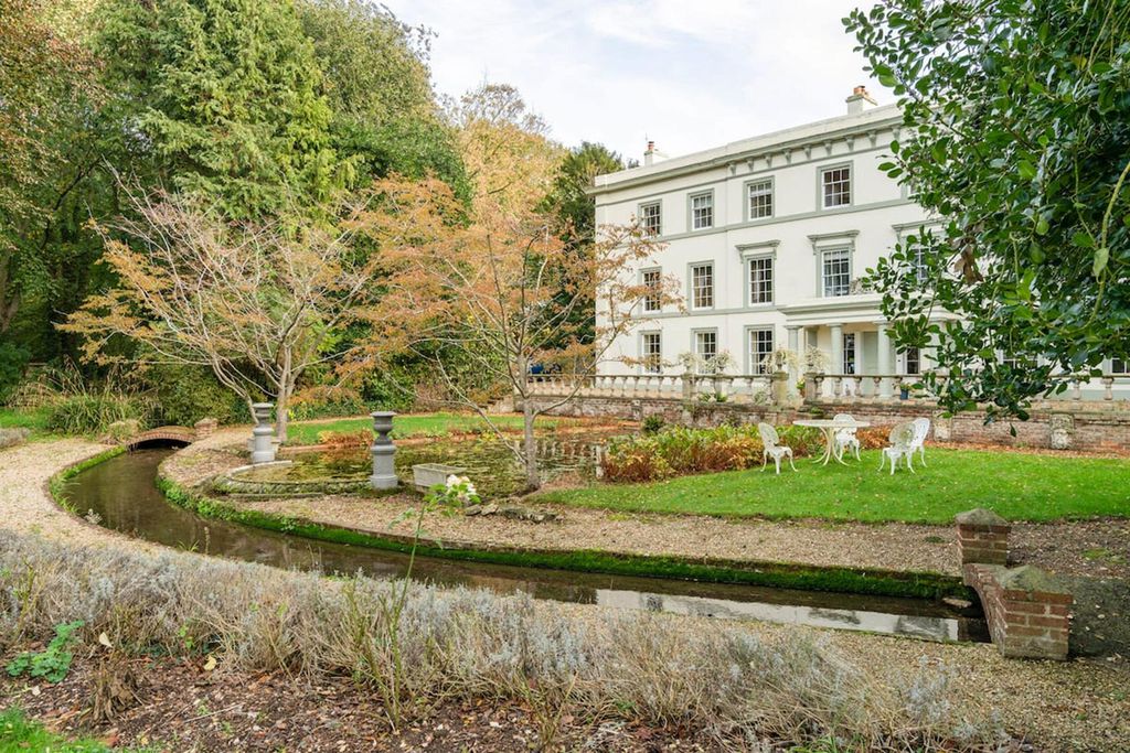 Fyfield Manor 2 - Gallery