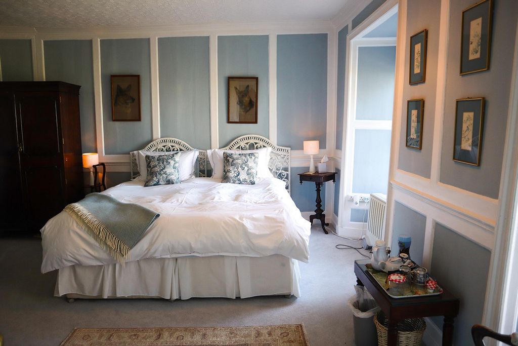 Fyfield Manor 11 - Gallery