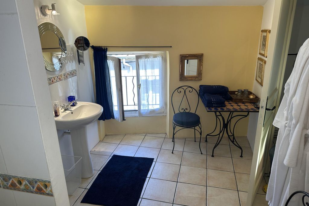 Maison des Artists 9 - Gallery