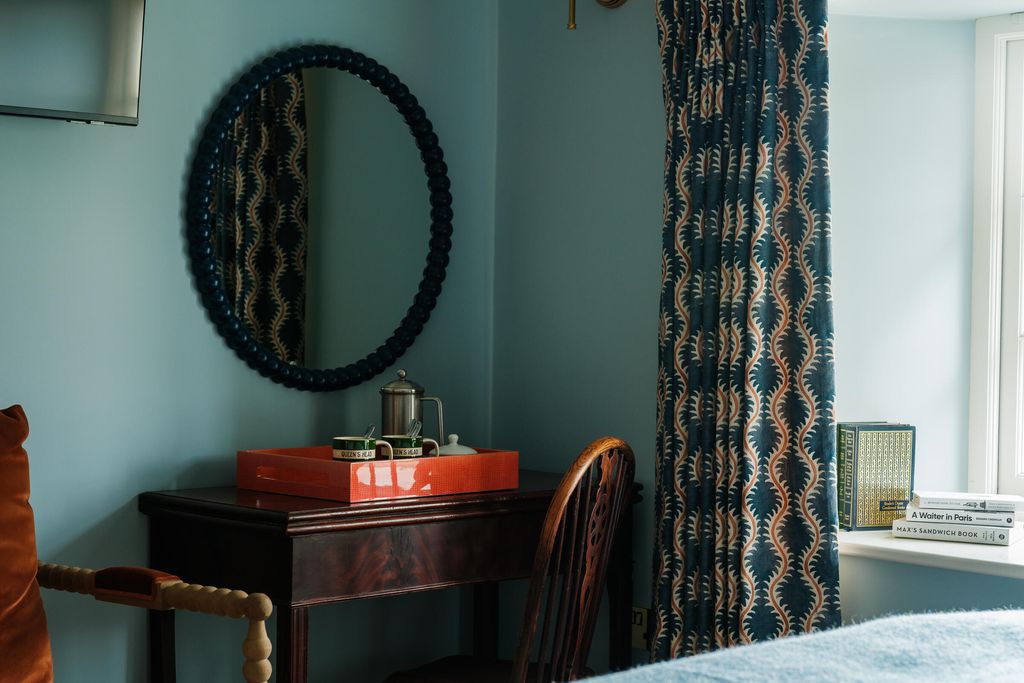 The Queen's Head 6 - Gallery