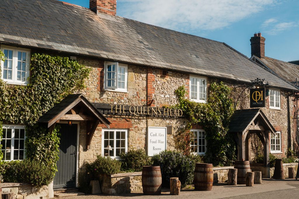 The Queen's Head 8 - Gallery