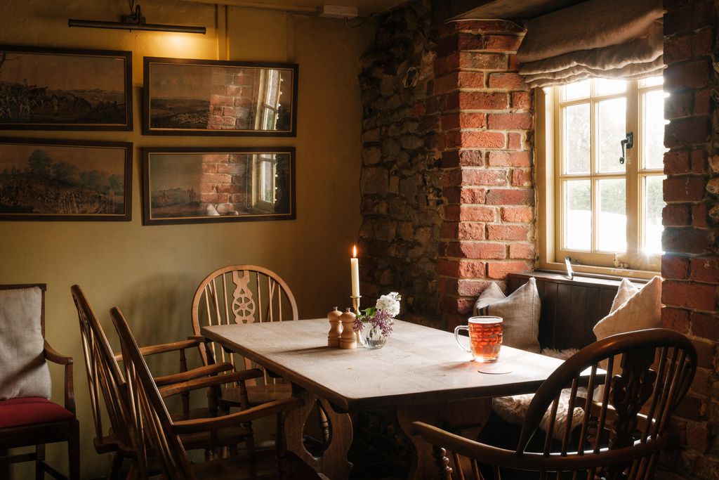 The Queen's Head 9 - Gallery