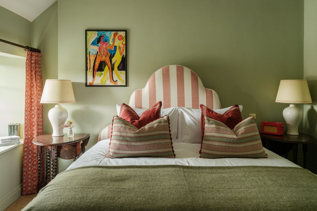 The Queen's Head 10 - Gallery