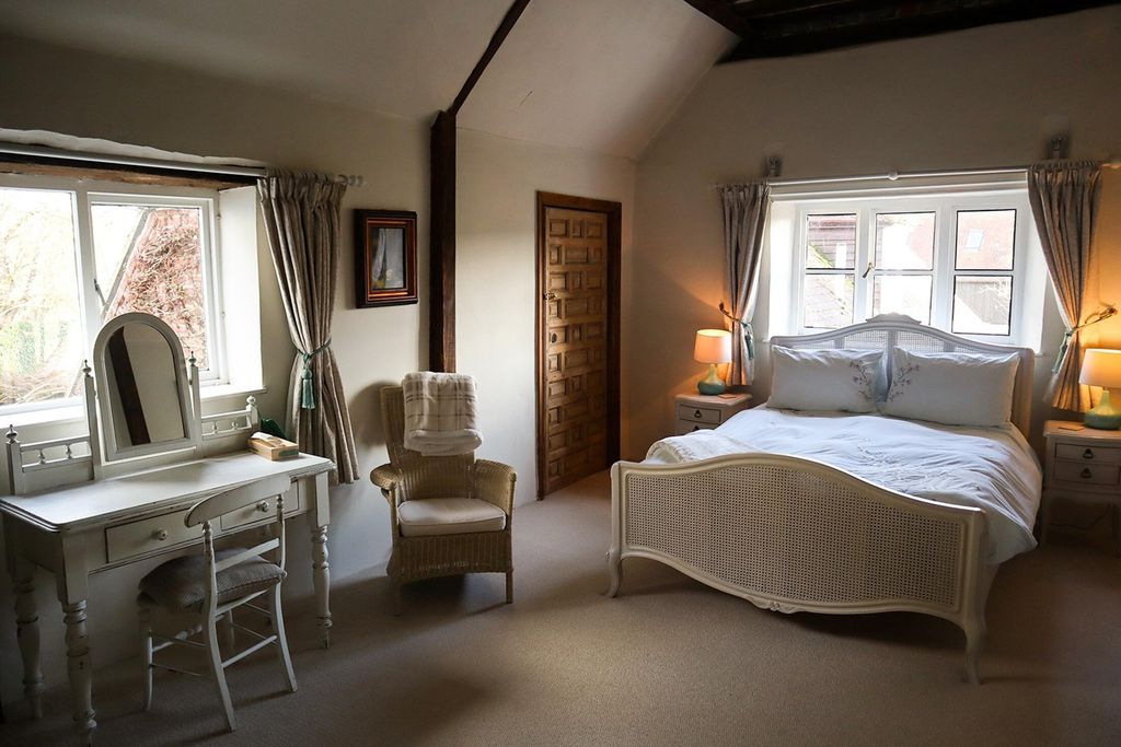 Fyfield Manor 16 - Gallery