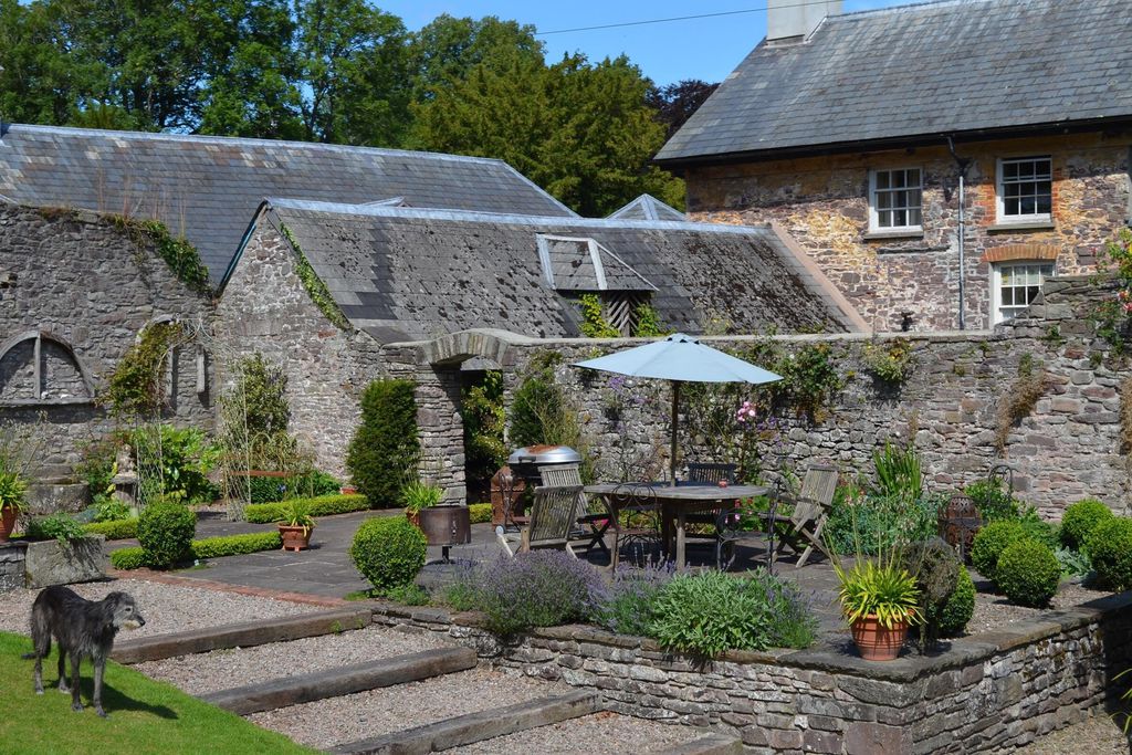 The Courtyard Wing at Penpont 9 - Gallery