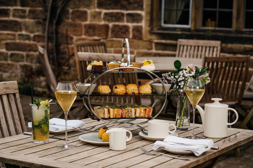 The Peacock at Rowsley 5 - Gallery