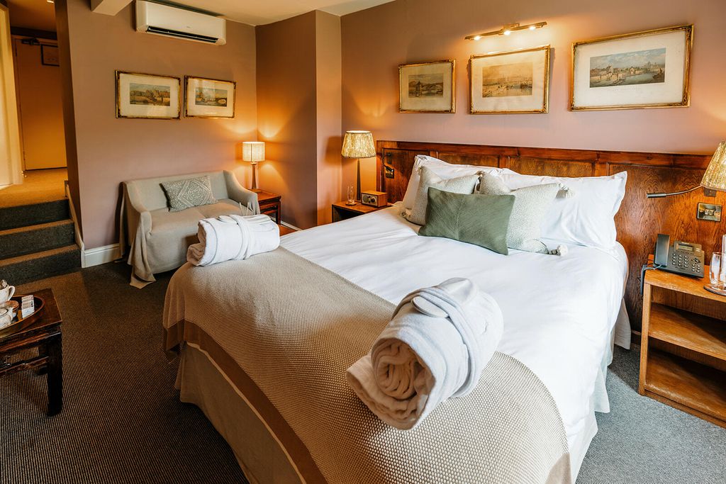 The Peacock at Rowsley 2 - Gallery