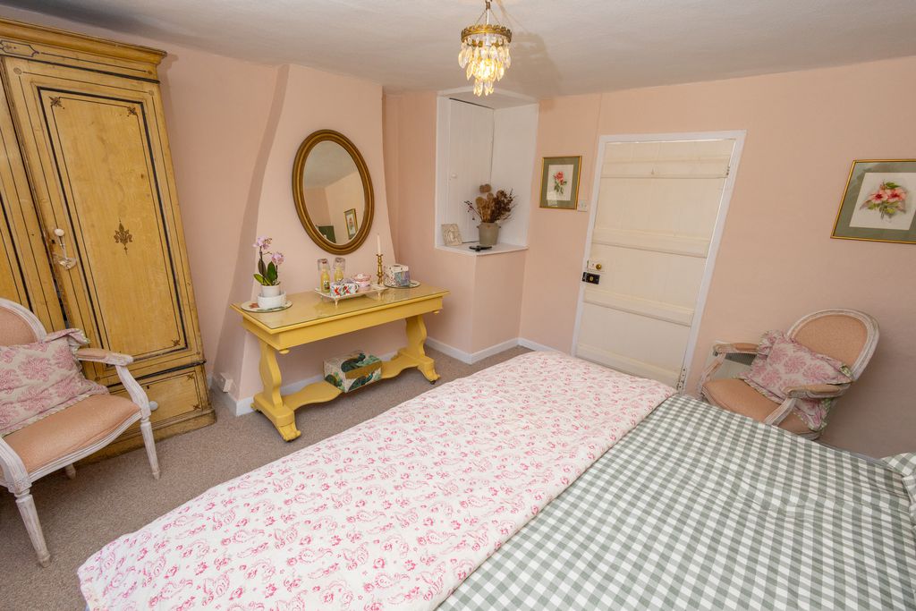 Quintessential B&B 8 - Gallery