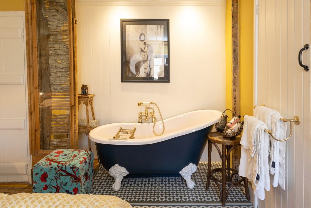 Quintessential B&B 5 - Gallery