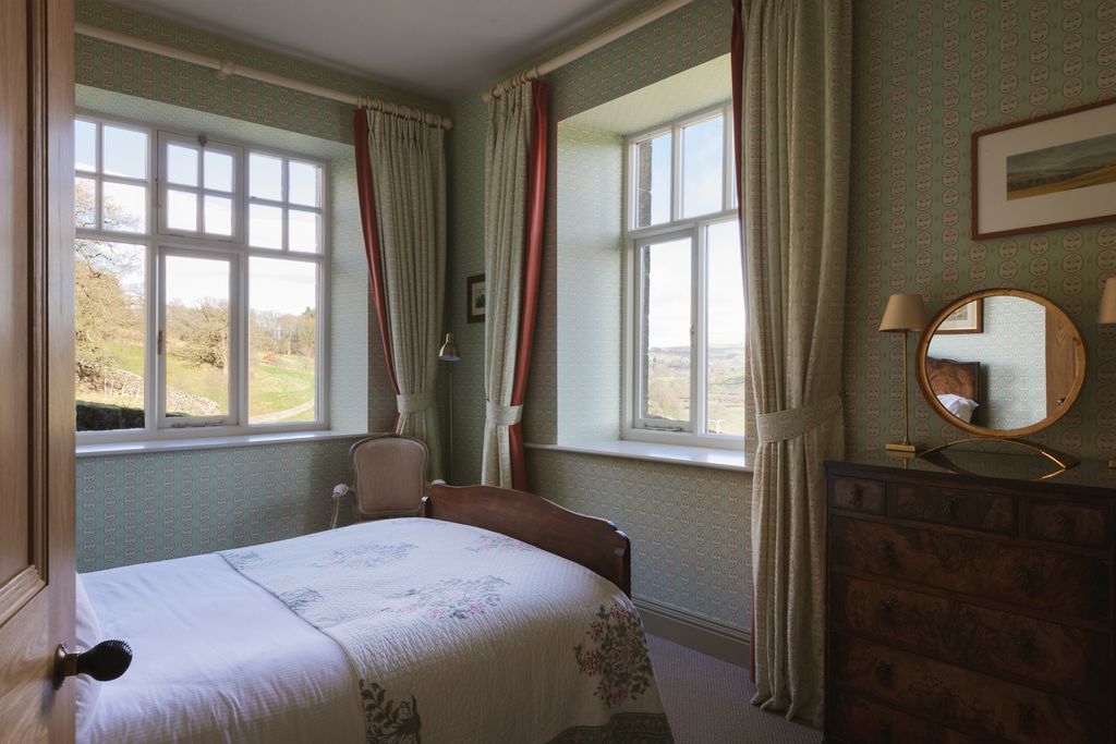 Wesleyan Cottage 13 - Gallery