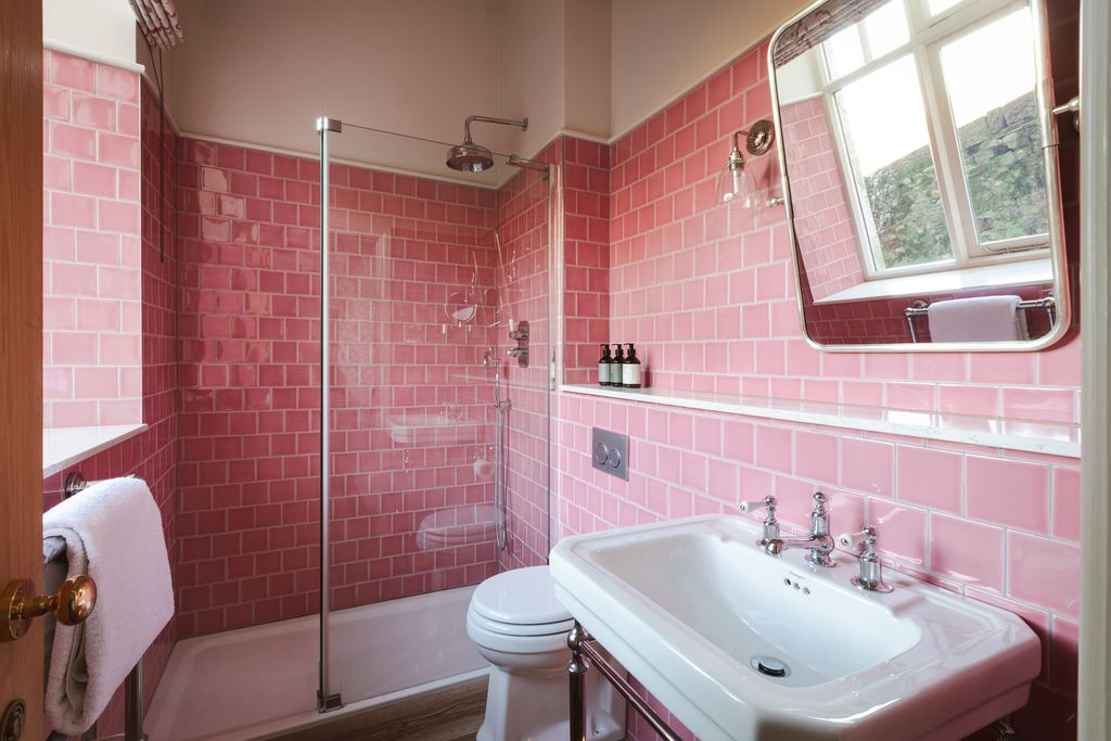 Wesleyan Cottage 11 - Gallery