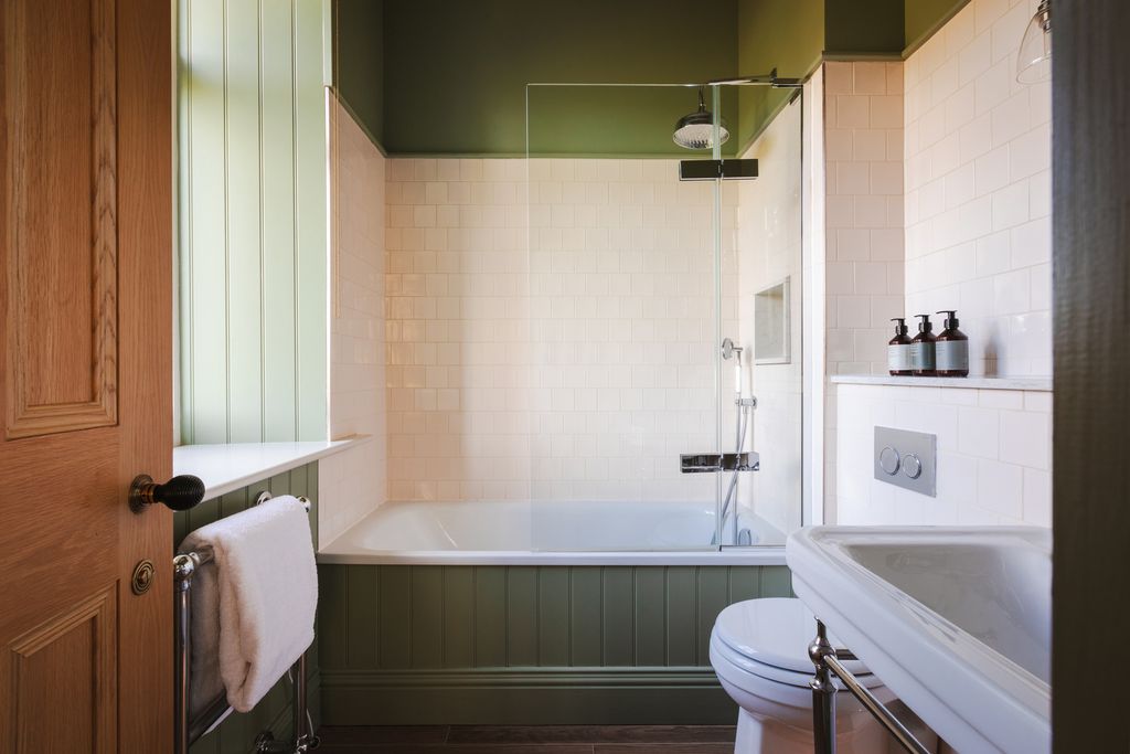 Wesleyan Cottage 15 - Gallery