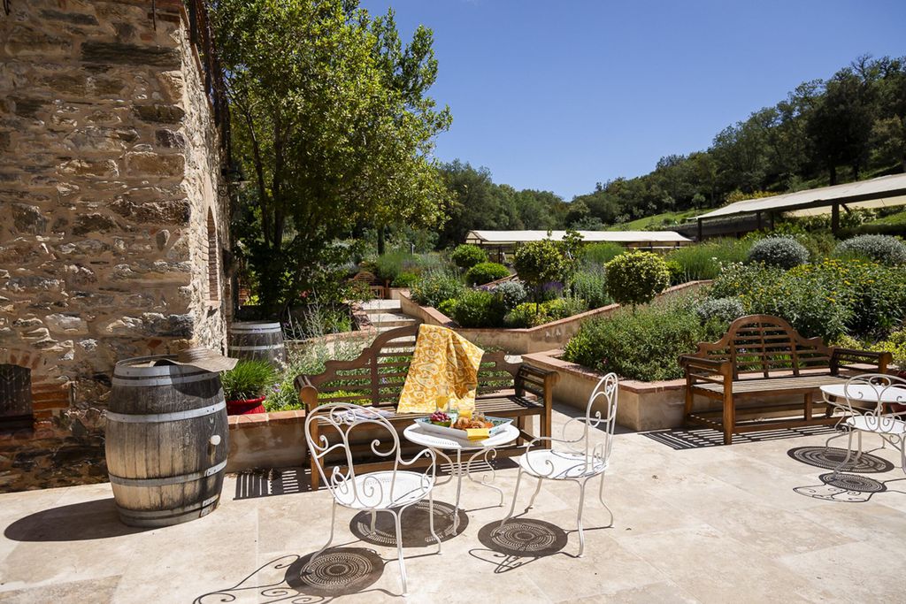 Domaine Madrona 5 - Gallery