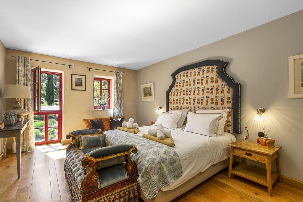 Domaine Madrona 9 - Gallery