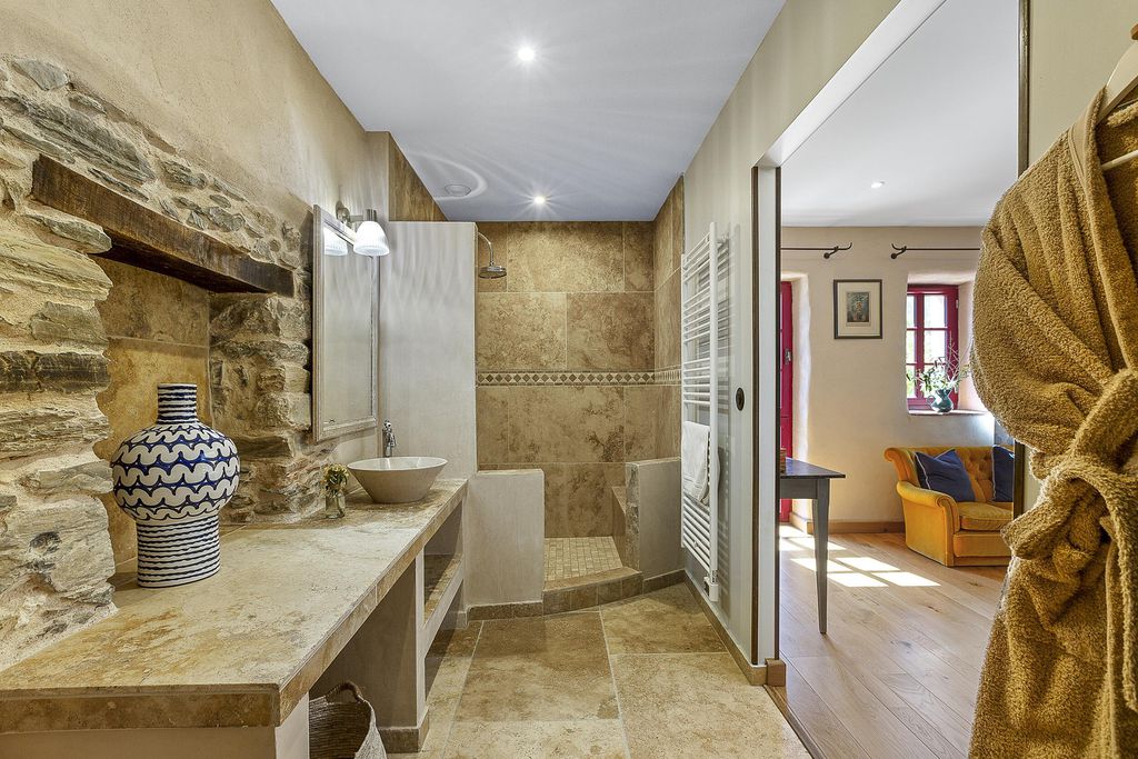 Domaine Madrona 10 - Gallery