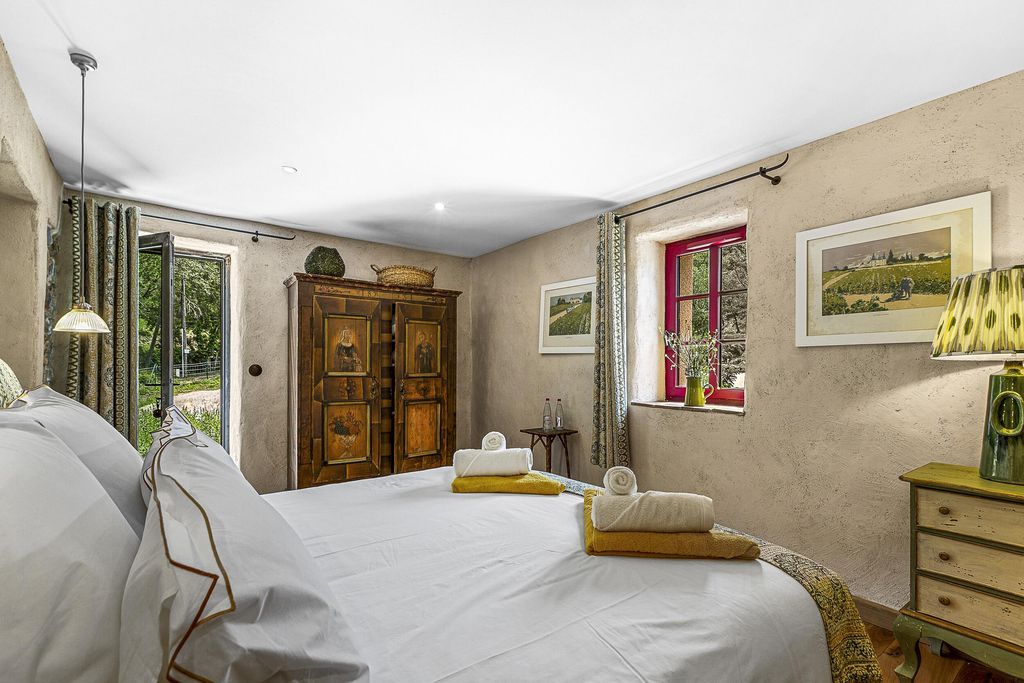 Domaine Madrona 11 - Gallery