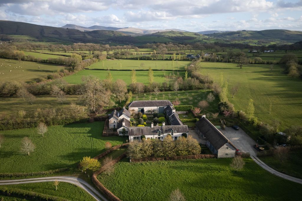 Llwynwermod Estate - Gatekeepers Cottage 8 - Gallery