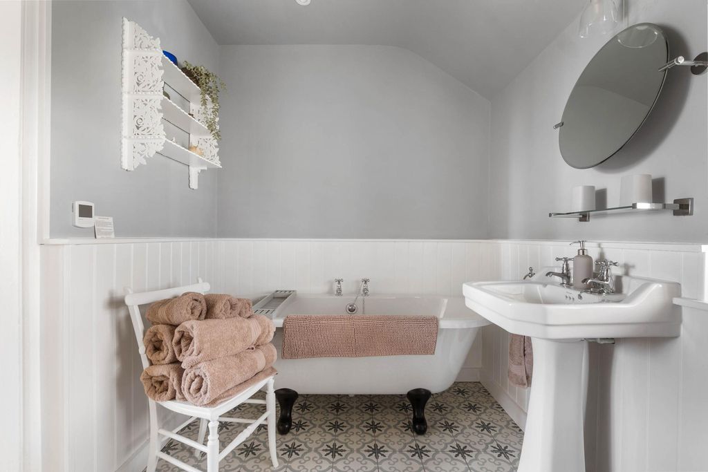 The Alms House East at Forthampton Estate 7 - Gallery
