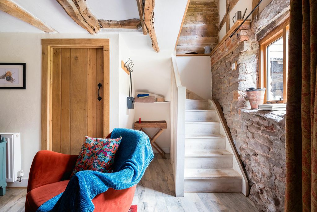 Hop Pickers' House 6 - Gallery
