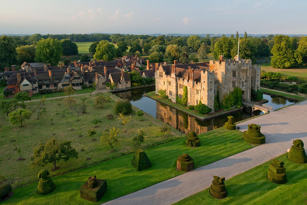 Medley Court at Hever Castle 2 - Gallery