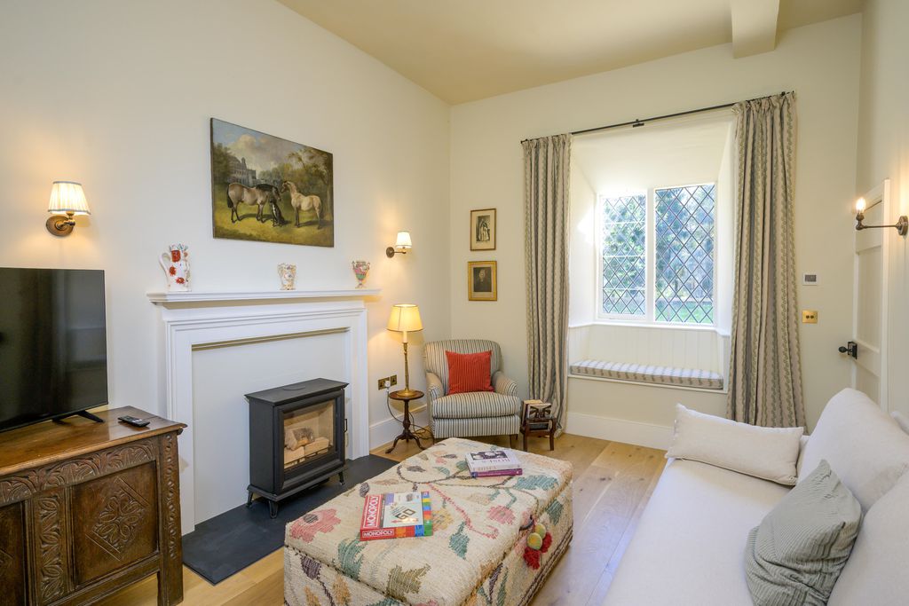 Hollybush Cottage at Badminton Estate 3 - Gallery