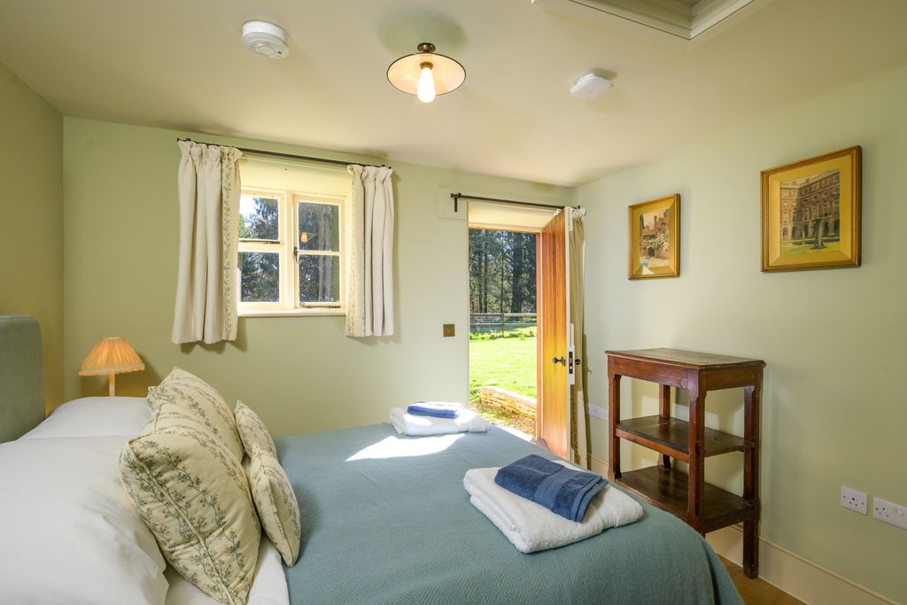 Hollybush Cottage at Badminton Estate 5 - Gallery