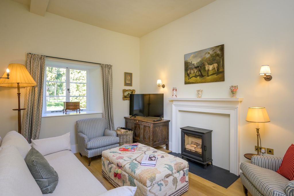 Hollybush Cottage at Badminton Estate 12 - Gallery