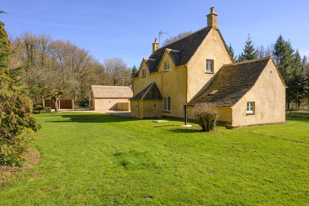 Hollybush Cottage at Badminton Estate 15 - Gallery