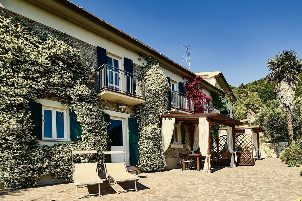 La Lucertola 2 - Gallery