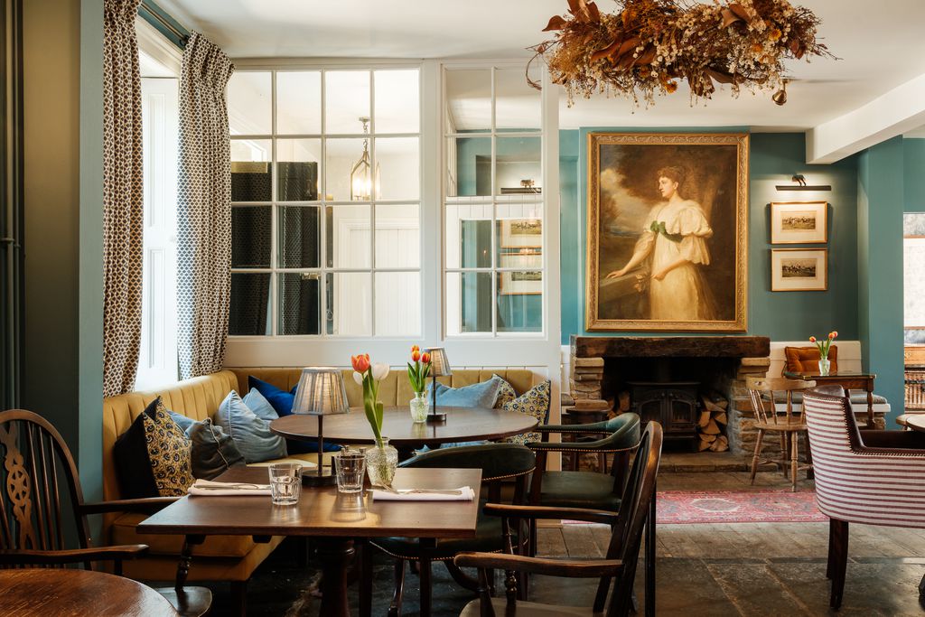 The Queen's Arms 4 - Gallery