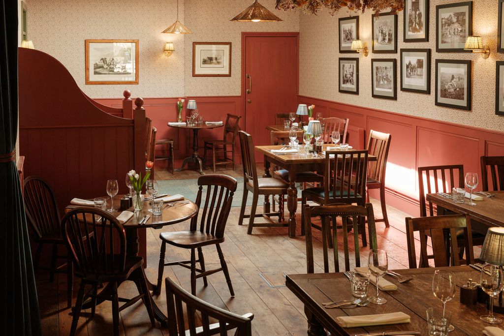 The Queen's Arms 13 - Gallery