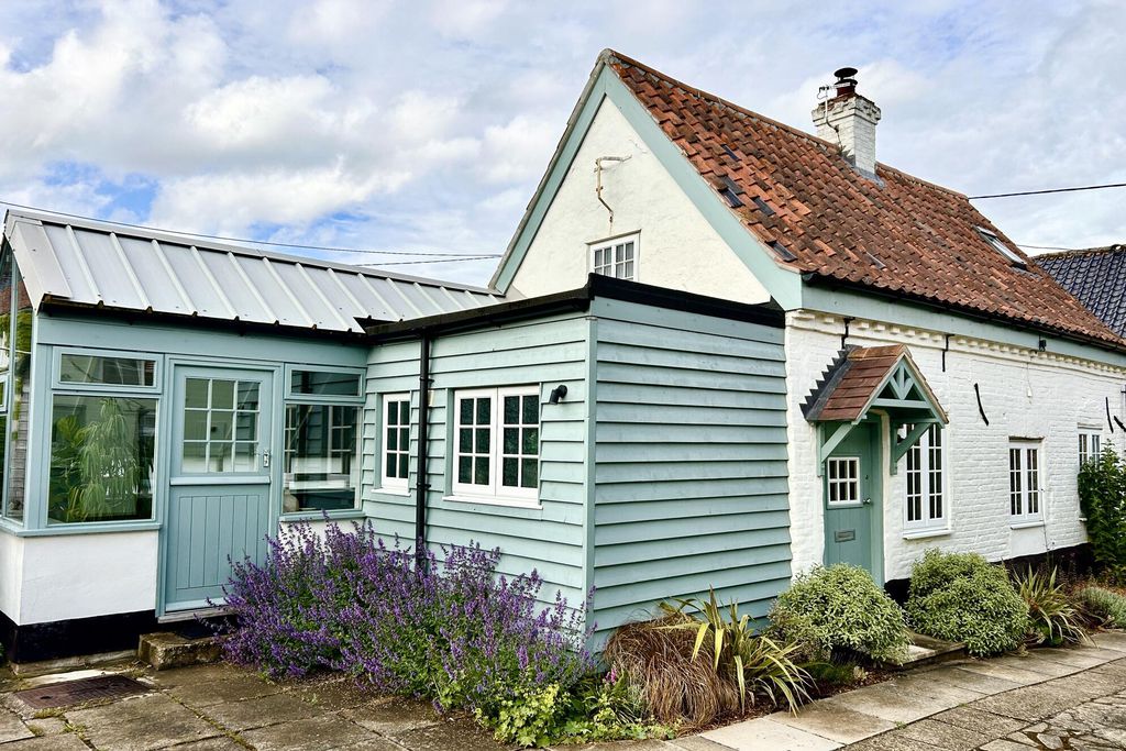 The Beekeeper's Cottage 2 - Gallery