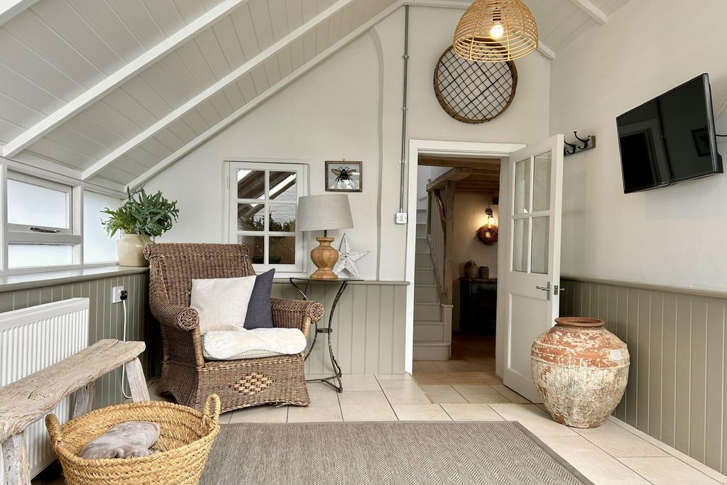 The Beekeeper's Cottage 14 - Gallery