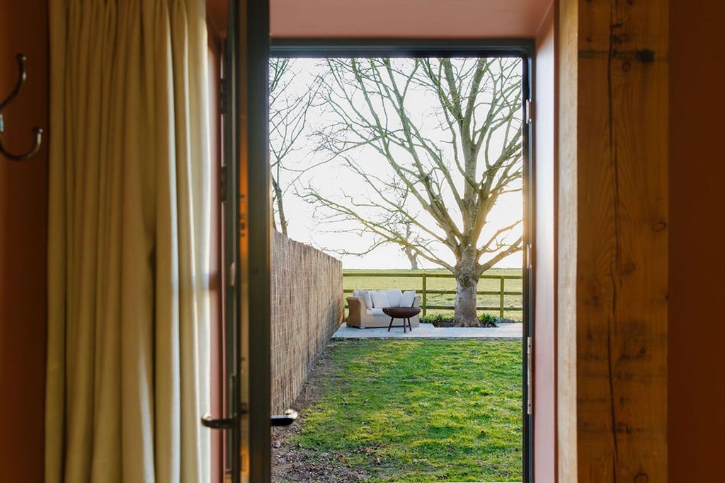 The End Shed 17 - Gallery