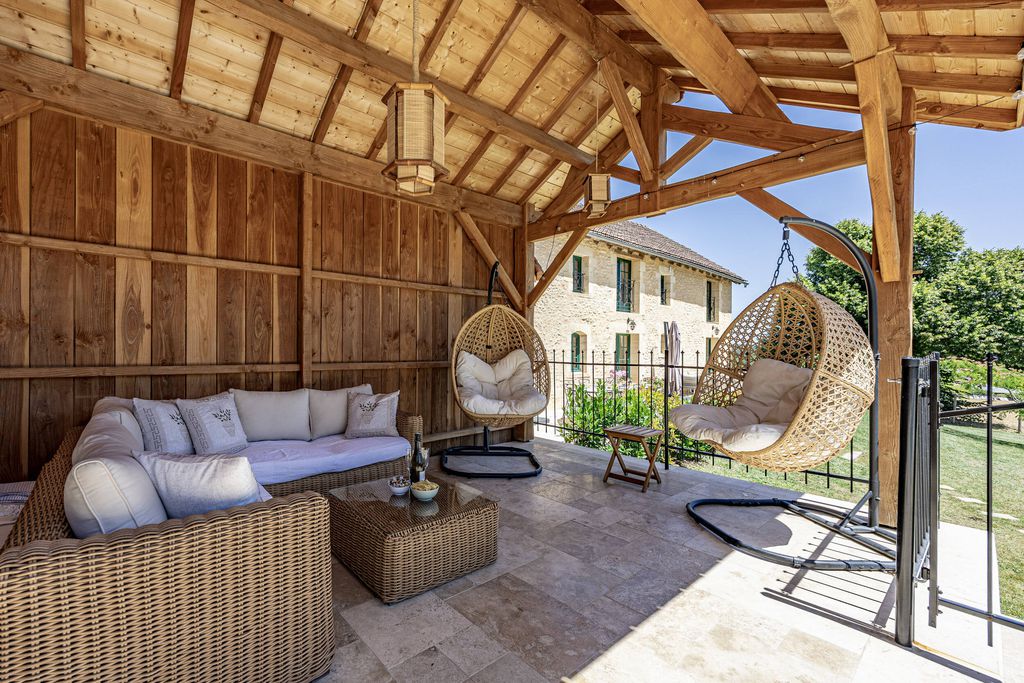 La Mouy 2 - Gallery