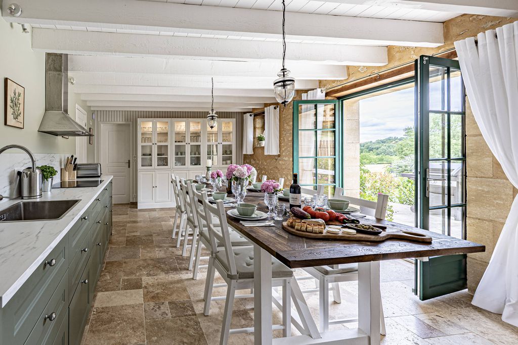 La Mouy 3 - Gallery