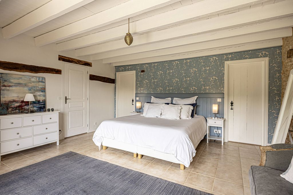 La Mouy 8 - Gallery