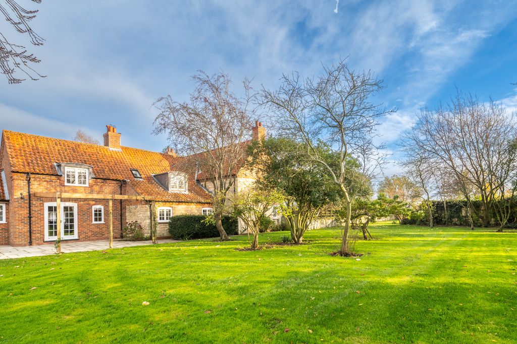 Abbey Grange 18 - Gallery