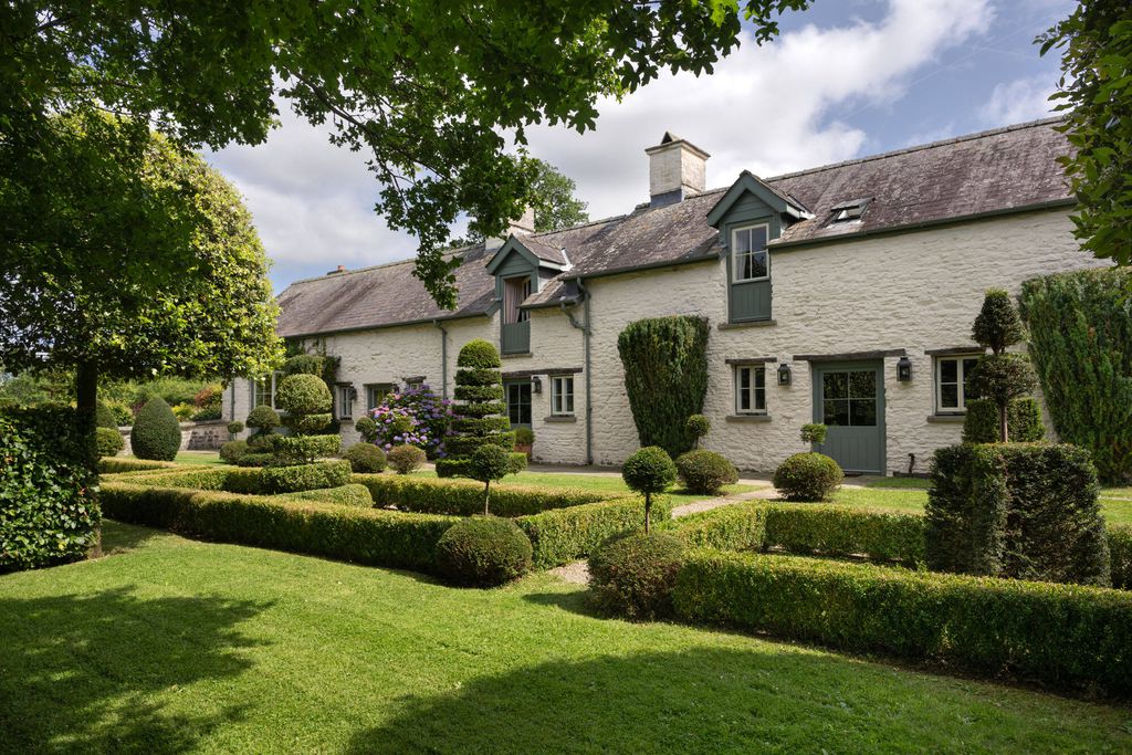 Llwynwermod Estate - North Range 1 - Gallery