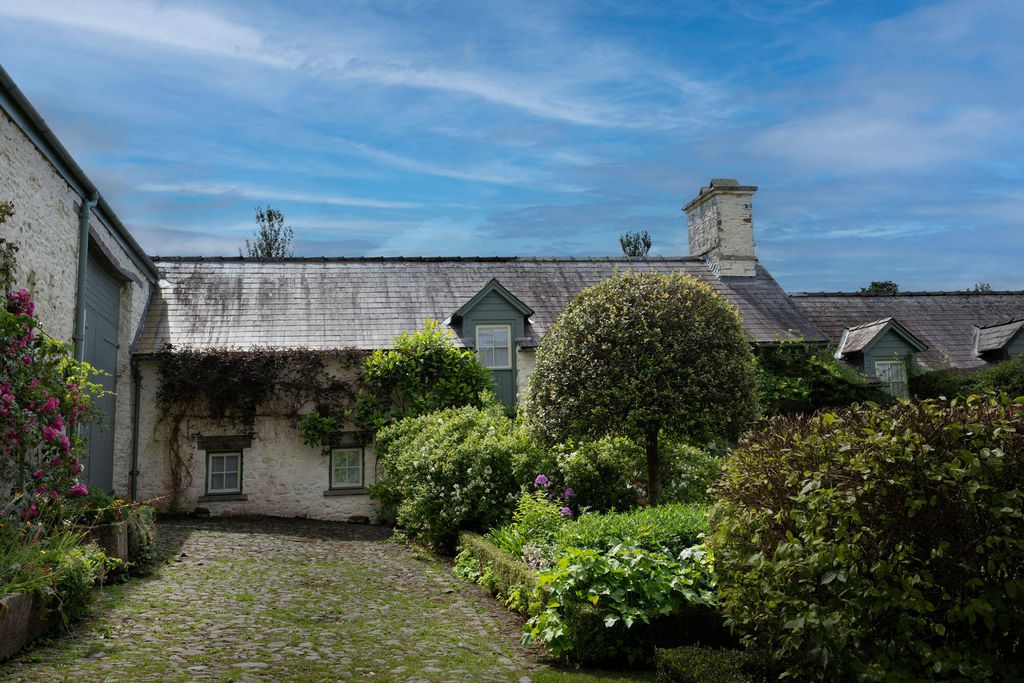 Llwynwermod Estate - Gatekeepers Cottage 12 - Gallery