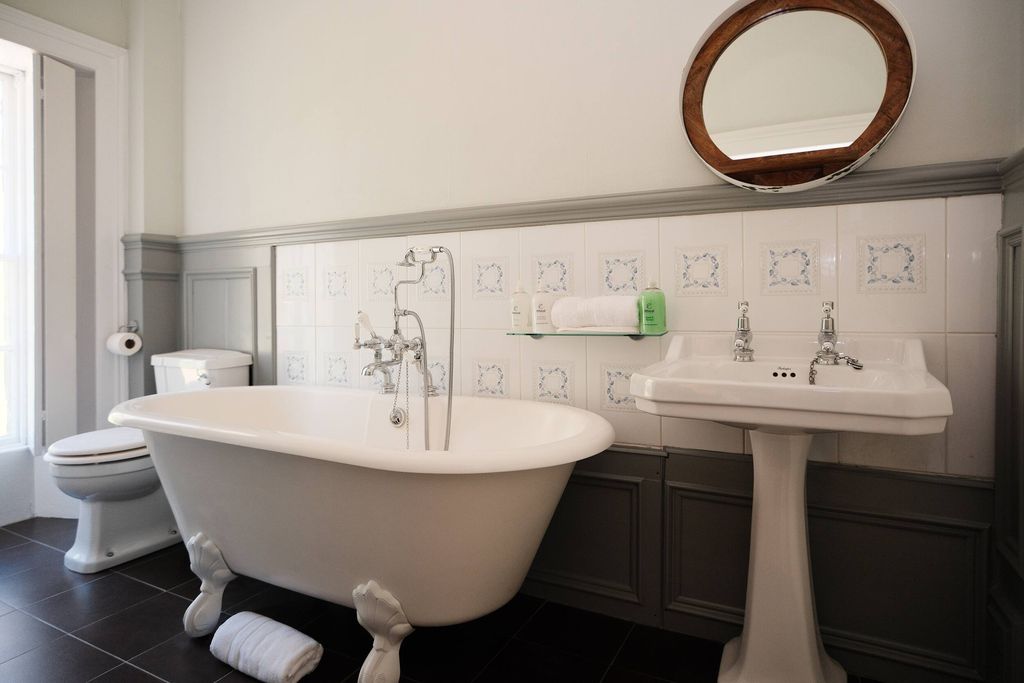 Burnhopeside Hall 8 - Gallery