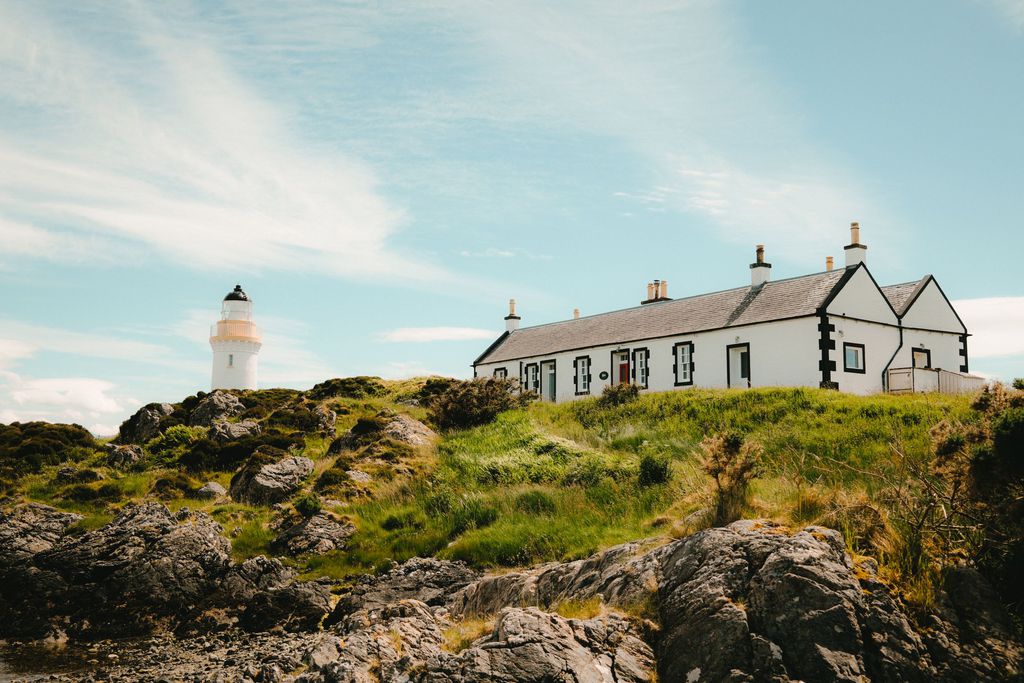 Eilean Sionnach Lighthouse Cottage 14 - Gallery