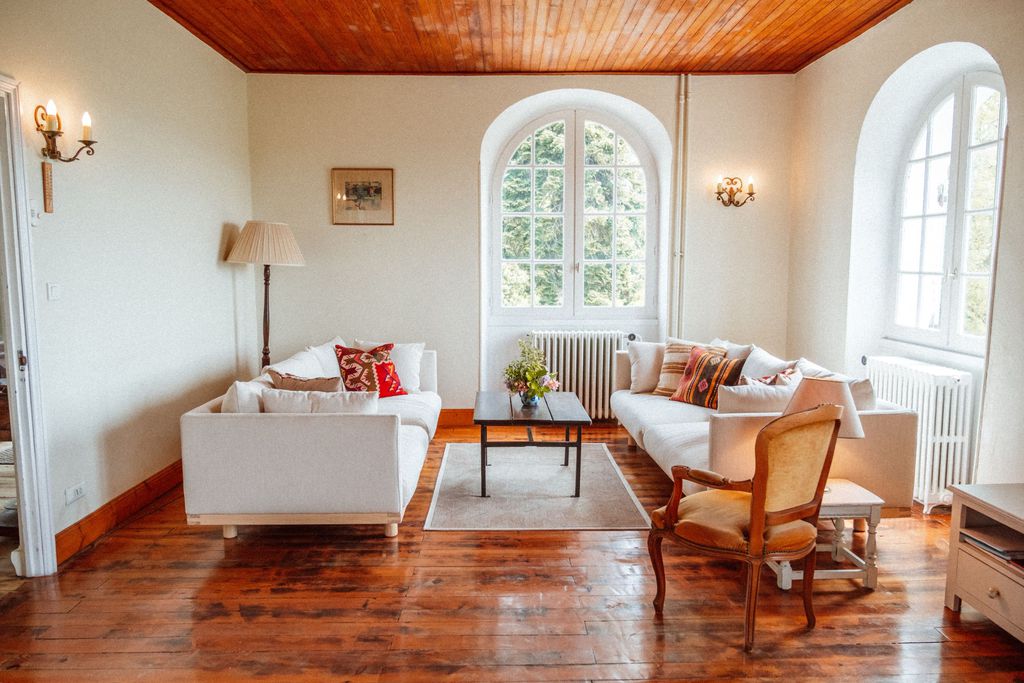 Le Beau Pierre 3 - Gallery